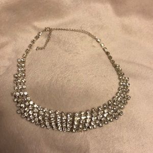 Windsor rhinestoned necklace✨